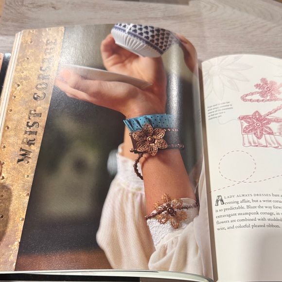 Vintage 1st Edition Craft book Steampunk Accessories Book Barrons - Picture 7 of 14